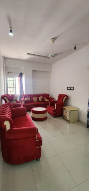 90 m2 3 Bedrooms Apartments for Rent in Muscat Al-Hail