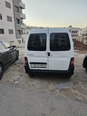Bus - Van Peugeot in Amman