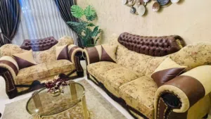 طقم كنب 7 مقاعد مع السجاد فاخر جدأ للبيع