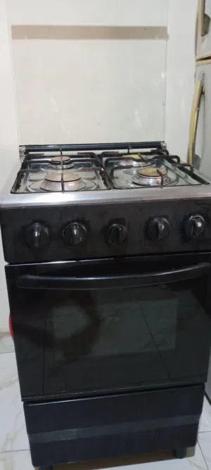 غاز اربع عيون مستعمل بحاله جيد جدا ونارو حلوه مقاس 50