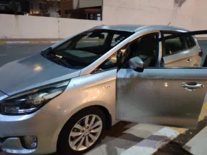 kia carens 2015 silver  7 seats