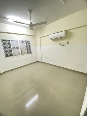 غرفه للايجار  مع حمام خاص شامل وايفاي ، ماء ، كهرب
