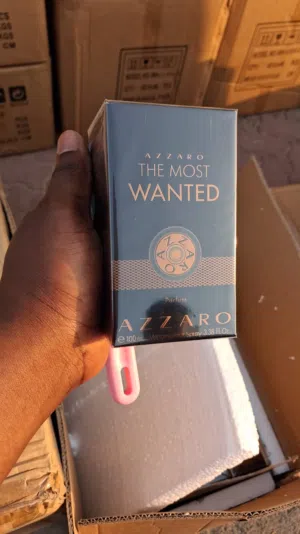 All kinds of branded perfumes are available for sale. Amouage,  Clive Christian , Dior,ysl. etc... .