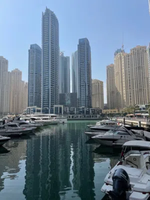 بناية للبيع بالاستقلال بناء 2024
