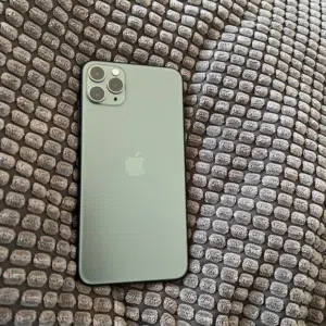 iPhone 11 Pro max بحالة الجديد سعر المميز