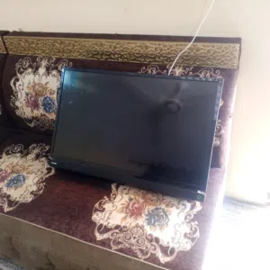 شاشة نوع شارب 32 بوصه