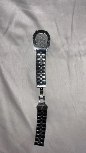 للبيع ساعة نسائية أصلية من ماركة Aigner موديل Verona Nuovo