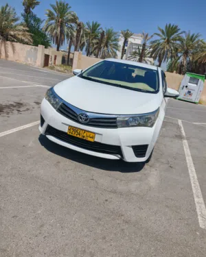 Toyota Corolla 2015 Sedan GCC Specs  White, Used, Full Features, Reliable
