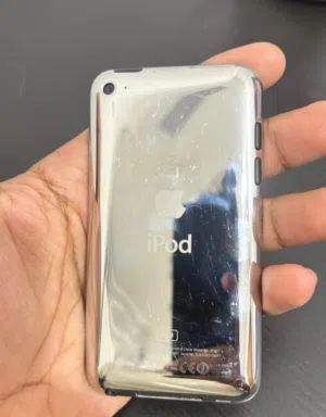 iPod Touch 4th Gen 8GB - Classic Chrome Back