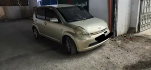 دايهاتسو سيريا 2005