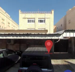 4 Bedrooms . 3 Bathrooms . 1000 m24