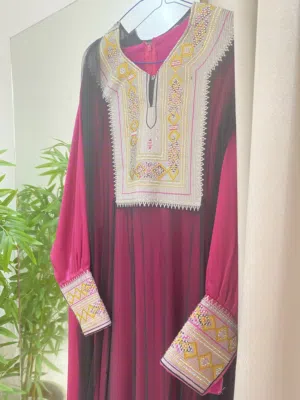 لبس صوري لونه زاهي فوشي