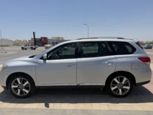 نيسان باتفندر