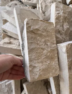 حجر ديكور للبيت: للديكور الداخلي او الخارجي - للبيع - مفكوك