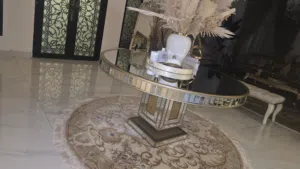 طاولة مدخل للفيلا