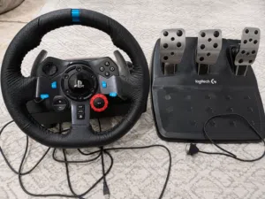 للبيع طقم Logitech G29 كامل دركسون Logitech G29 مع دواسات 3 وقير يدوي، متوافق مع PS4 وPS5 والكمبيوتر