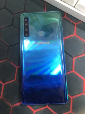 سامسونج (A9) ( سعر 25 )  (6 رام ) (128 جيبي (مساحة) ) (خلفية مكسورة )