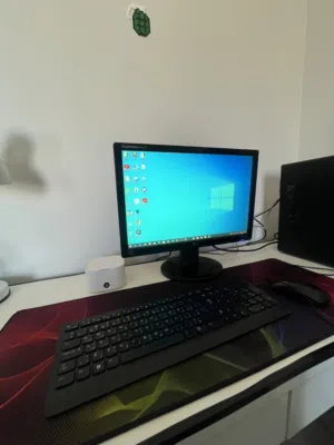19.5" LG monitors for sale in Amman