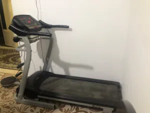 جهاز رياضي للمشي وفرسه مستعمله