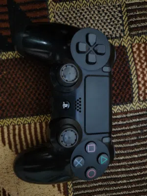 يد ps4 أصلية مستعملة نسخة جديدة مافيهاش اي مشاكل