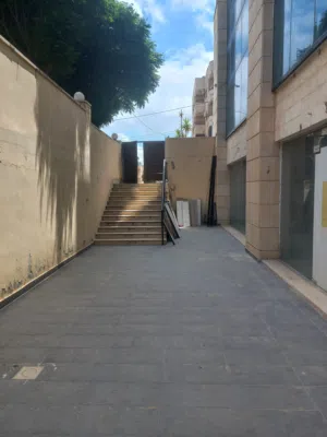 معرض/ قاعة تابعة لفندق في منطقة الجاردنز للإيجار