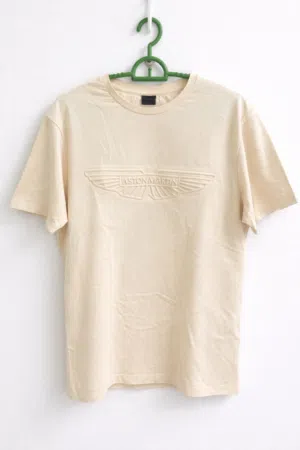 Hackett Aston Martin beige t-shirt تيشيرت هاكيت استون مارتن اللون البني الفاتح