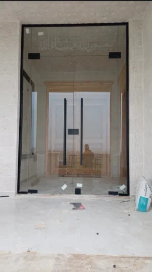نحول المساحات إلى لوحات فنية تجمع بين أمان السيكوريت وأناقة المرايا  محمود حجير للسيكوريت واستانلس