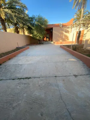 منزل في طريق جنات
