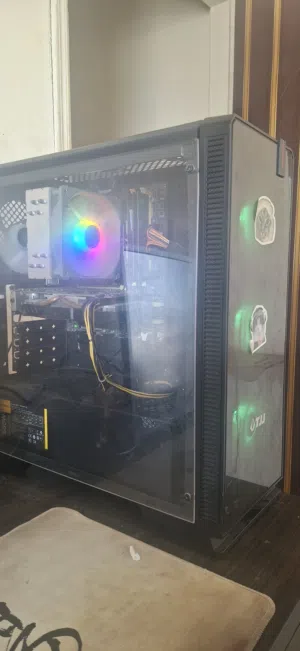 للبيع  الموصغات rx 580  i7 4770 16gb 512ssd 512hdd W 550 الشاشه هديه hz60