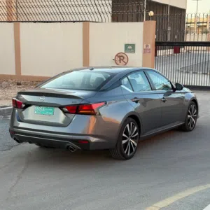 نيسان التيما sr