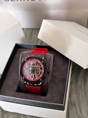 ساعة شيروتي المميزة باللون الاحمر Cerruti 1881