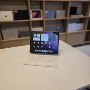 iPad Pro - 12.9-inch, 4th Gen - 128GB قابل للتفااوض