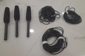 للبيع مايكات عدد 3 + كابلات مايكرفون عدد 3