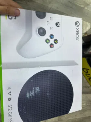 xbox series s like new with 2 controller