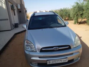 Used Kia Carens in Zintan