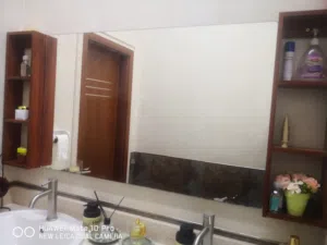 مرآة مغاسل المجلس كهربائية بإضاءة جانبية