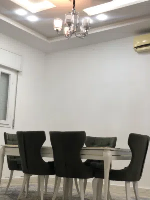 طاولة اكل كبيرة