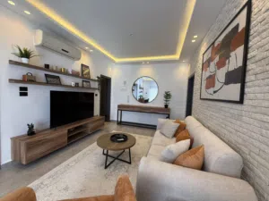 شقة فاخرة غرفتين نوم للإيجار السنوي - الدوار الرابع // Luxury 2-Bedroom Apartment for Annual Rent