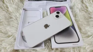 Apple iPhone 13 128 GB in Muscat