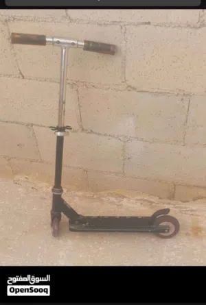 سكوتر المونيوم مع ضوء هدية