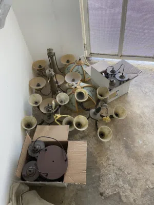 مجموعة ثريات للبيع