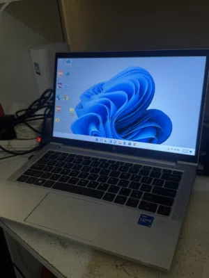 لابتوب للبيع مستعجل مستخدم يوم واحد فقط  hp مساحه 512 16 جيجا رام معالج i5 الجيل 11