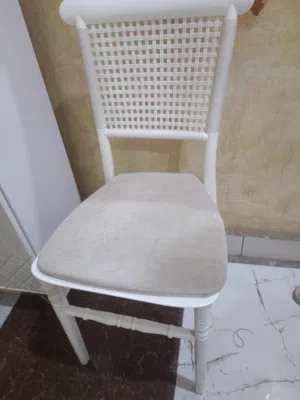 ميز نفرين مع كراسي اثنين مع الدوشمة