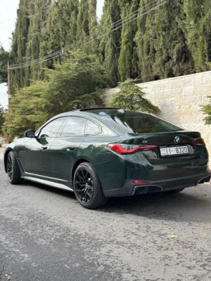 BMW I4 edrive 35 2023 باللون الملوكي