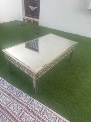 طاوله زجاجيه