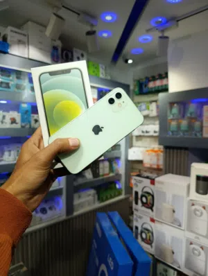 ايفون 12 العادي