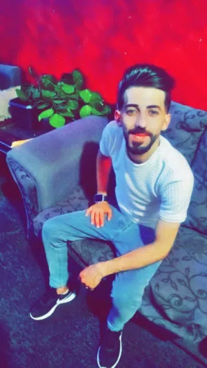 معاذ ابو ريا 