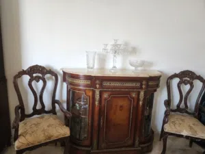 طقم بهو (Bahou) أنتيك  مع كرسيين بحالة ممتازة للبيع