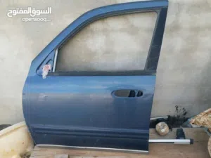 باب سكويا زواق الدار جنب اليسار
