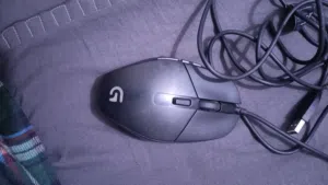 ماوس لوجتك مخصص للعاب حجم مناسب سلس سريع الستجابه